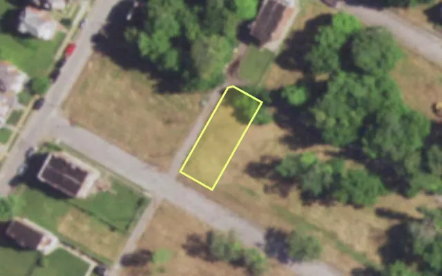 Aerial view of 4593 GARFIELD AV — vacant lot, St. Louis with approximate parcel outline