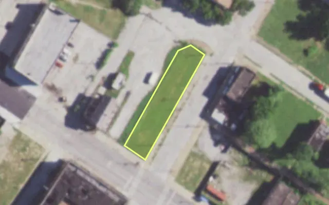 Aerial view of 6101 DR MARTIN LUTHER KING DR — vacant lot, St. Louis with approximate parcel outline