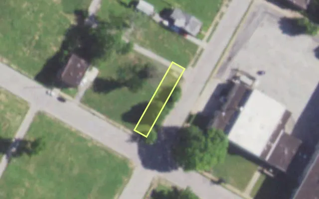 Aerial view of 5547 WABADA AV — vacant lot, St. Louis with approximate parcel outline