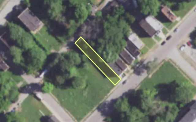 Aerial view of 2115 E COLLEGE AV — vacant lot, St. Louis with approximate parcel outline