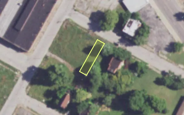 Aerial view of 3740 COZENS AV — vacant lot, St. Louis with approximate parcel outline
