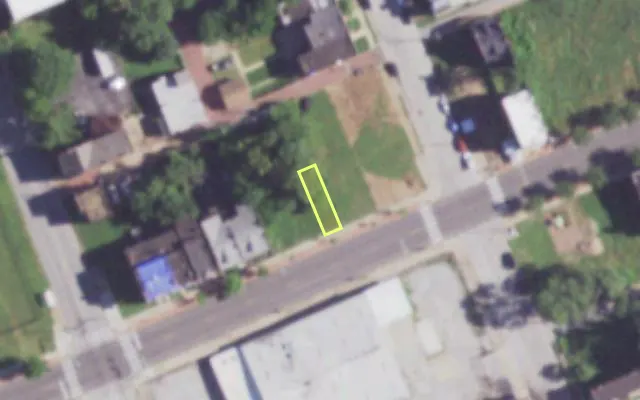 Aerial view of 2111 SALISBURY ST — vacant lot, St. Louis with approximate parcel outline