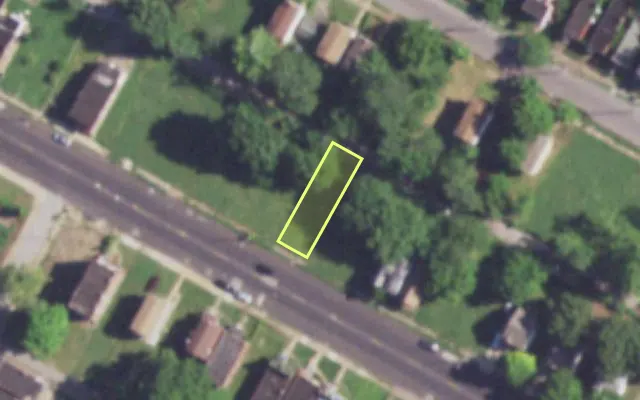 Aerial view of 4145 W LEE AV — vacant lot, St. Louis with approximate parcel outline