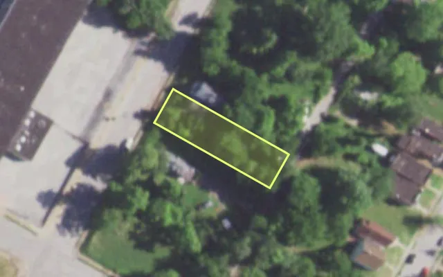 Aerial view of 2522 BELT AV — vacant lot, St. Louis with approximate parcel outline