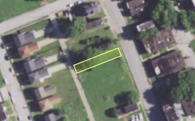 Aerial view of 3923 N FLORISSANT AV — vacant lot, St. Louis with approximate parcel outline