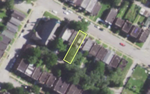 Aerial view of 5336 ST LOUIS AV — vacant lot, St. Louis with approximate parcel outline