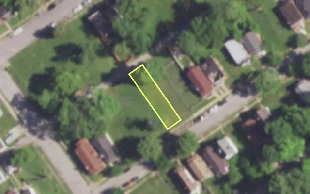 Aerial view of 5319 ARLINGTON AV — vacant lot, St. Louis with approximate parcel outline