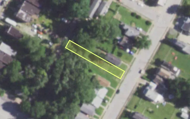 Aerial view of 2621 BELT AV — vacant lot, St. Louis with approximate parcel outline