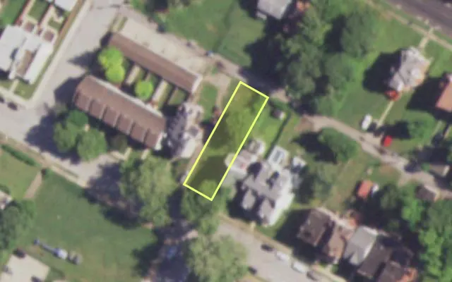 Aerial view of 4175 WASHINGTON BLVD — vacant lot, St. Louis with approximate parcel outline