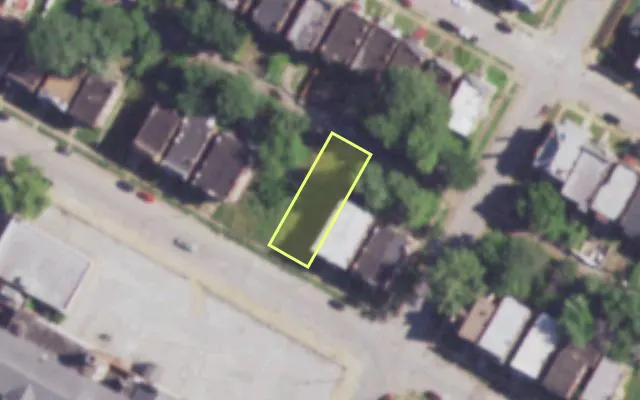 Aerial view of 4009 ASHLAND AV — vacant lot, St. Louis with approximate parcel outline