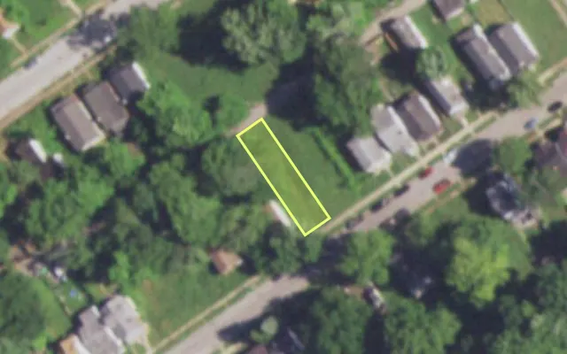 Aerial view of 5247 DAVISON AV — vacant lot, St. Louis with approximate parcel outline
