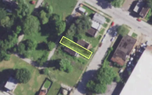Aerial view of 4127 OBEAR AV — vacant lot, St. Louis with approximate parcel outline