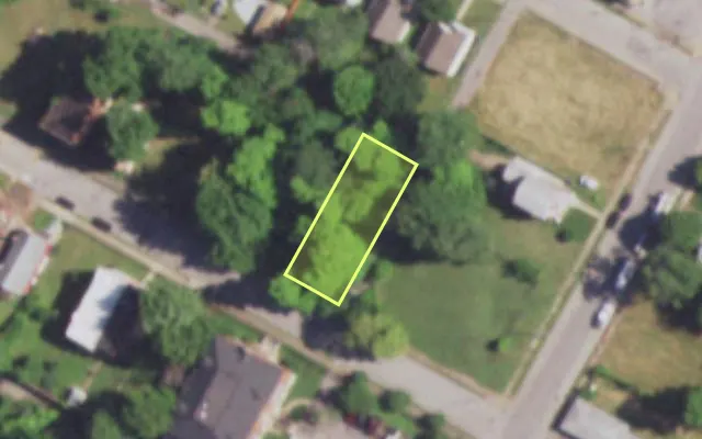 Aerial view of 4517 NORTH MARKET ST — vacant lot, St. Louis with approximate parcel outline
