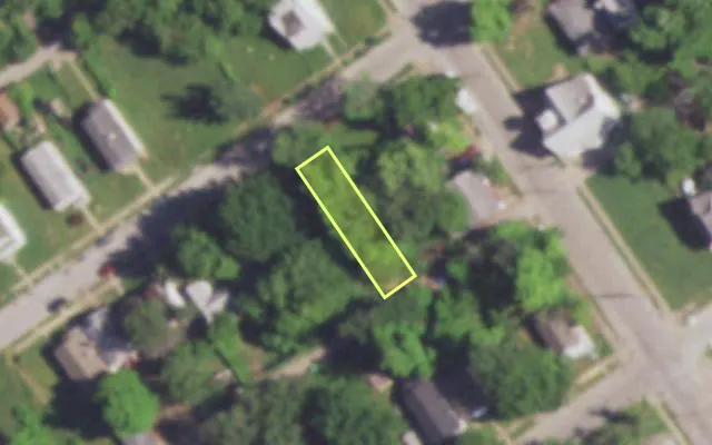 Aerial view of 4966 GENEVIEVE AV — vacant lot, St. Louis with approximate parcel outline