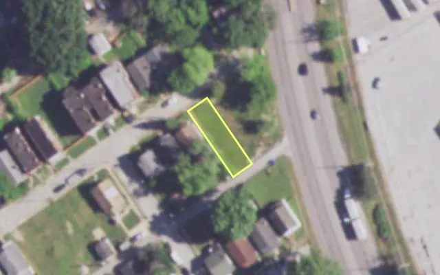 Aerial view of 710 THRUSH AV — vacant lot, St. Louis with approximate parcel outline
