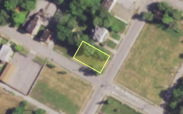 Aerial view of 1701 N TAYLOR AV — vacant lot, St. Louis with approximate parcel outline