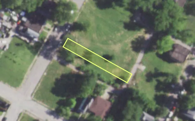 Aerial view of 2518 ARLINGTON AV — vacant lot, St. Louis with approximate parcel outline
