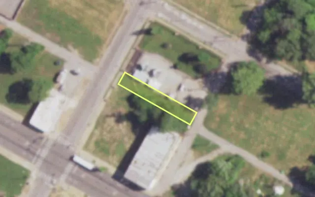 Aerial view of 1514 N TAYLOR AV — vacant lot, St. Louis with approximate parcel outline