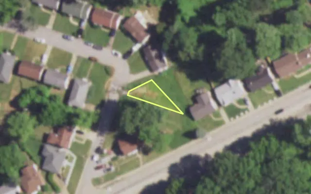 Aerial view of 9110 NORTHCREST LA — vacant lot, St. Louis with approximate parcel outline