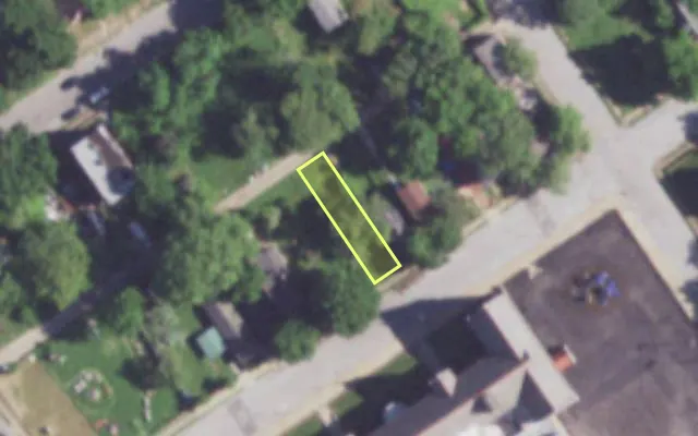Aerial view of 2119 GANO AV — vacant lot, St. Louis with approximate parcel outline