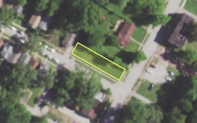 Aerial view of 2801 CLARA AV — vacant lot, St. Louis with approximate parcel outline