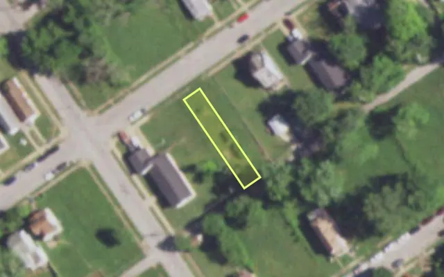 Aerial view of 5510 ROBIN AV — vacant lot, St. Louis with approximate parcel outline