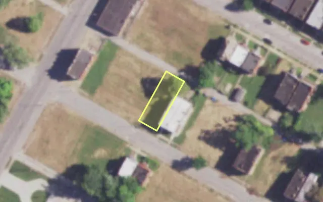 Aerial view of 3853 KENNERLY AV — vacant lot, St. Louis with approximate parcel outline