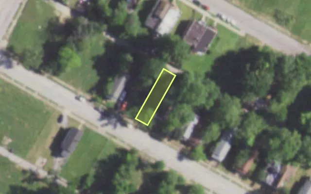 Aerial view of 5737 KENNERLY AV — vacant lot, St. Louis with approximate parcel outline