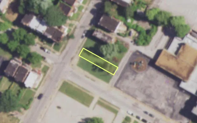 Aerial view of 3042 MARCUS AV — vacant lot, St. Louis with approximate parcel outline