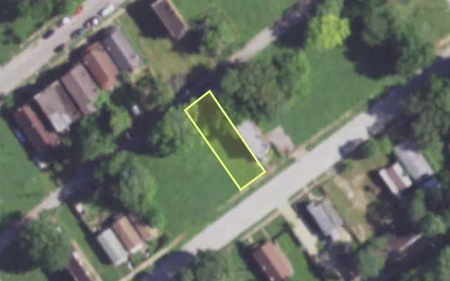 Aerial view of 2031 DESOTO AV — vacant lot, St. Louis with approximate parcel outline