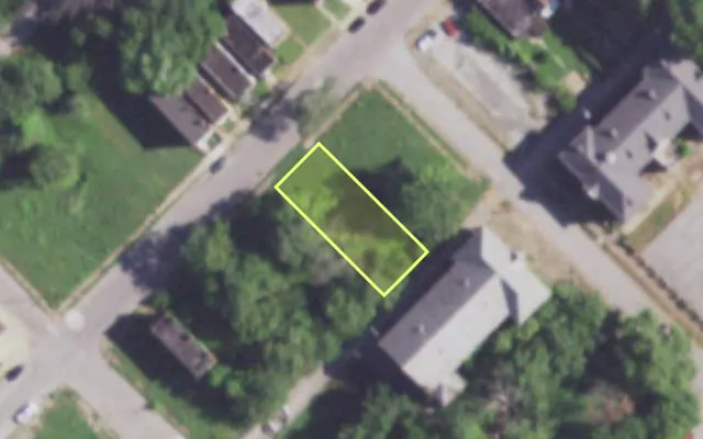 Aerial view of 2110 E COLLEGE AV — vacant lot, St. Louis with approximate parcel outline