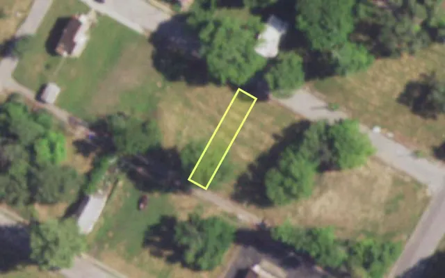Aerial view of 4426 COTE BRILLIANTE AV — vacant lot, St. Louis with approximate parcel outline