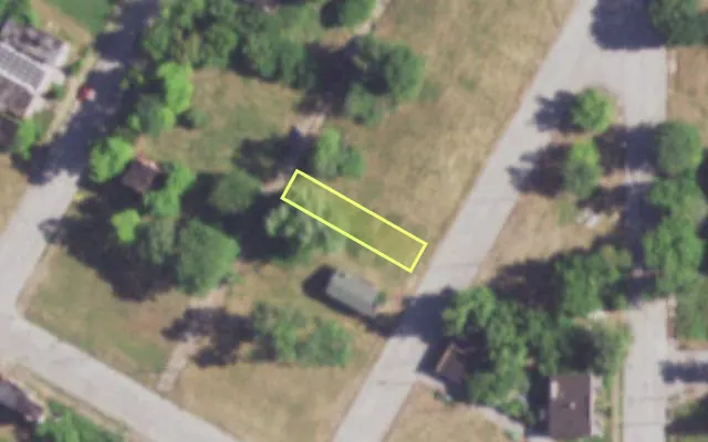 Aerial view of 2419 LAFLIN ST — vacant lot, St. Louis with approximate parcel outline