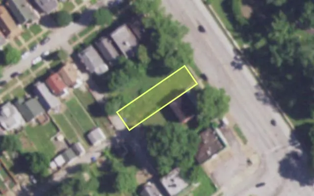 Aerial view of 5020 W FLORISSANT AV — vacant lot, St. Louis with approximate parcel outline