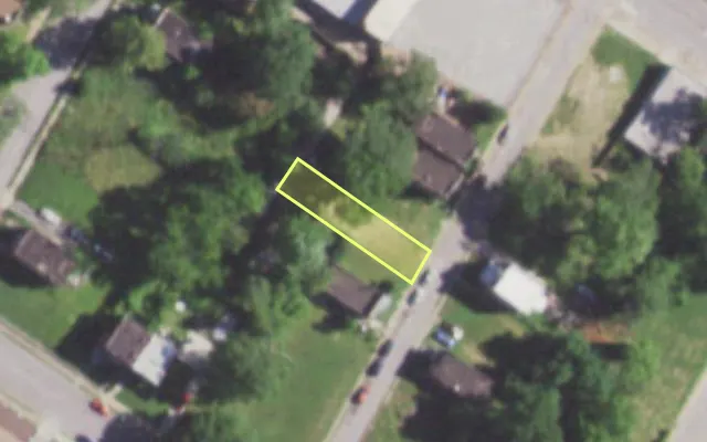 Aerial view of 1475 SHAWMUT PL — vacant lot, St. Louis with approximate parcel outline