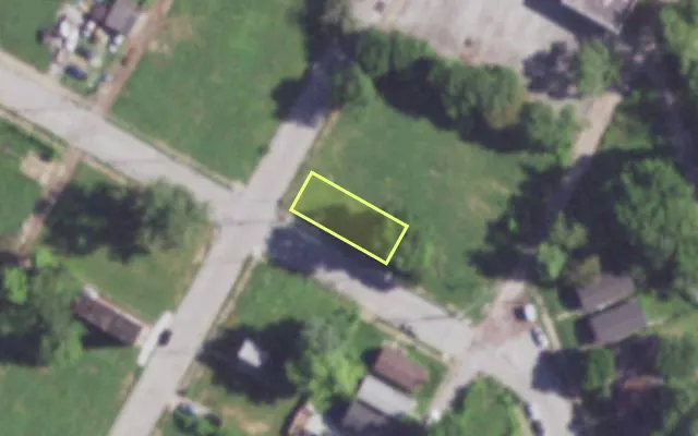 Aerial view of 4200 GROVE ST — vacant lot, St. Louis with approximate parcel outline