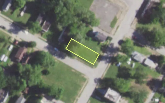 Aerial view of 2629 CLARA AV — vacant lot, St. Louis with approximate parcel outline