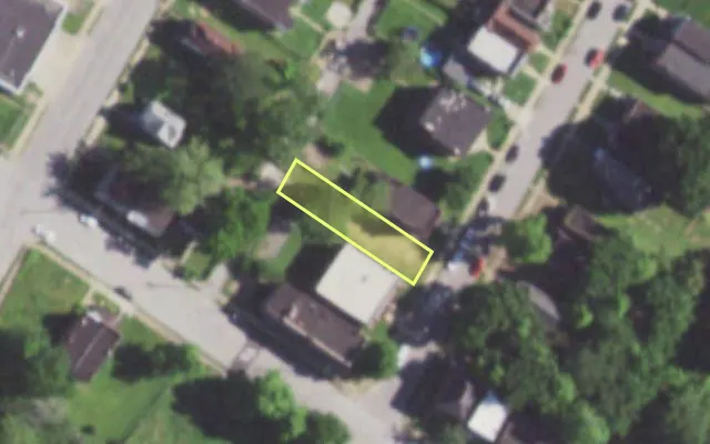 Aerial view of 1411 ROWAN AV — vacant lot, St. Louis with approximate parcel outline