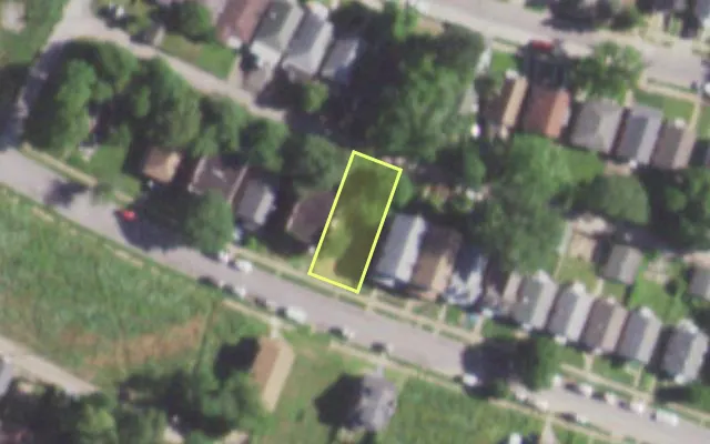 Aerial view of 5727 LABADIE AV — vacant lot, St. Louis with approximate parcel outline
