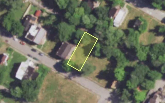 Aerial view of 4553 ALDINE AV — vacant lot, St. Louis with approximate parcel outline