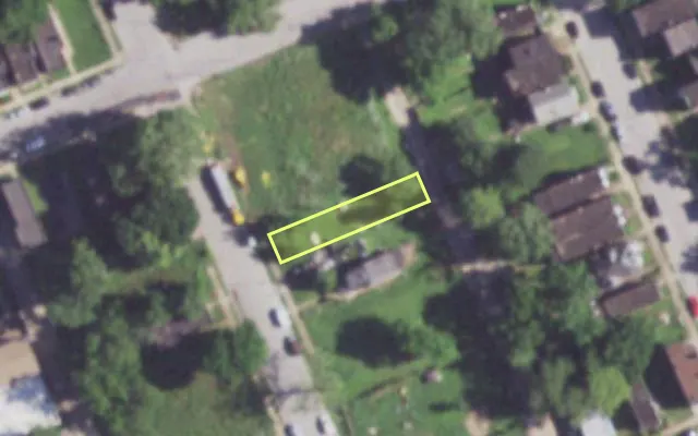 Aerial view of 4252 N 19TH ST — vacant lot, St. Louis with approximate parcel outline