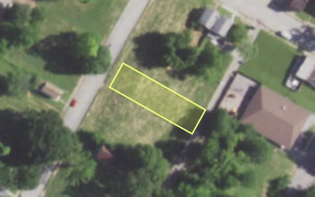 Aerial view of 2854 SEMPLE AV — vacant lot, St. Louis with approximate parcel outline
