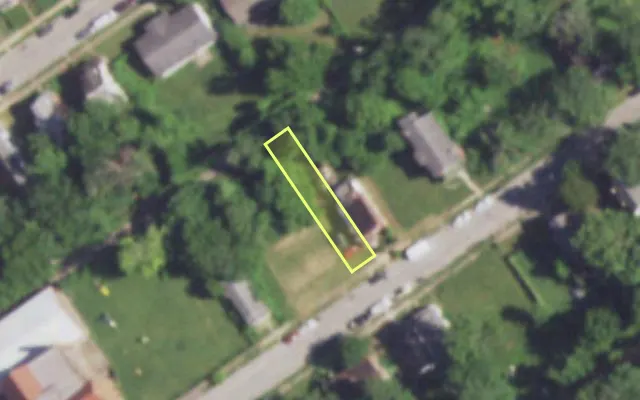Aerial view of 5433 WREN AV — vacant lot, St. Louis with approximate parcel outline