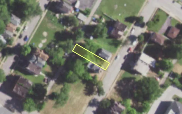 Aerial view of 1379 BURD AV — vacant lot, St. Louis with approximate parcel outline