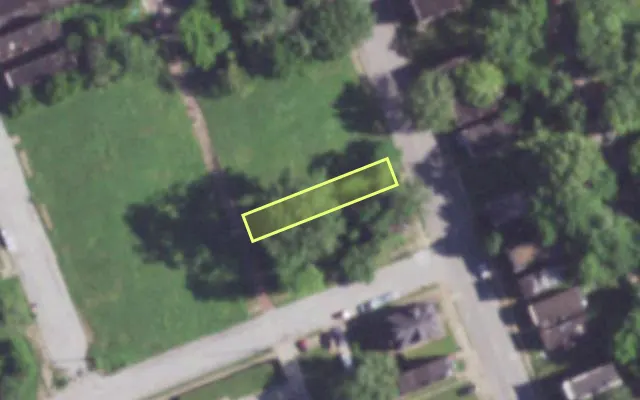 Aerial view of 4007 N FLORISSANT AV — vacant lot, St. Louis with approximate parcel outline