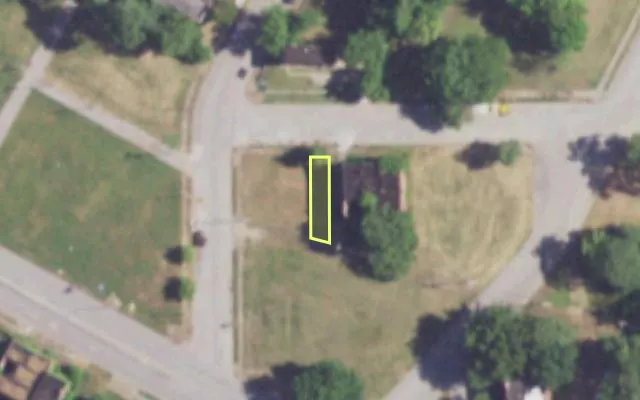 Aerial view of 3232 MAGAZINE ST — vacant lot, St. Louis with approximate parcel outline