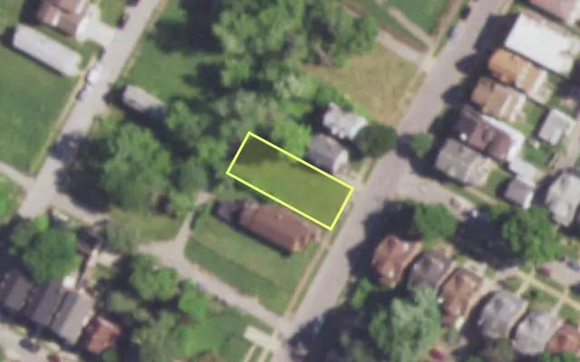 Aerial view of 4225 N EUCLID AV — vacant lot, St. Louis with approximate parcel outline