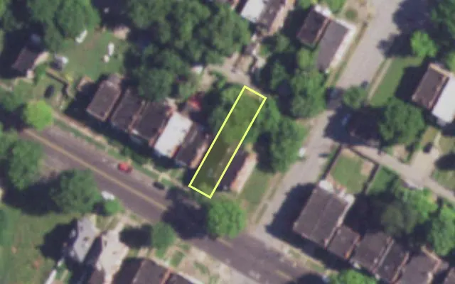 Aerial view of 4207 ST LOUIS AV — vacant lot, St. Louis with approximate parcel outline