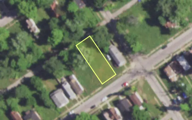 Aerial view of 5473 THRUSH AV — vacant lot, St. Louis with approximate parcel outline