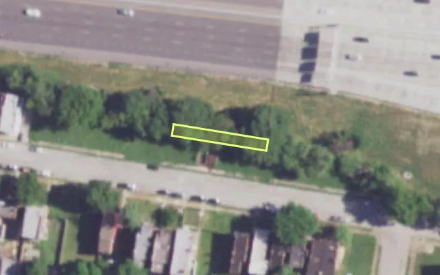 Aerial view of 1822 IOWA AV — vacant lot, St. Louis with approximate parcel outline